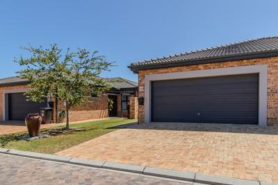 Townhouse For Sale in Burgundy Brackenfell, Cape Town