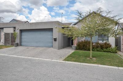 House For Sale in Turnberry Village Kuils River, Cape Town