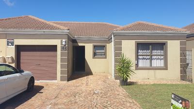 Townhouse For Sale in Brackenfell South, Cape Town